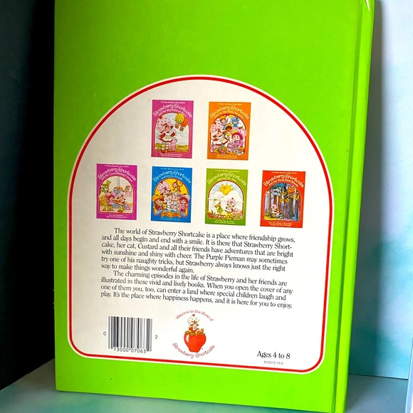 STRAWBERRY SHORTCAKE VINTAGE 80s COLLECTABLE HARDCOVER BOOK BUNDLE OF 3 - Picture 7 of 16